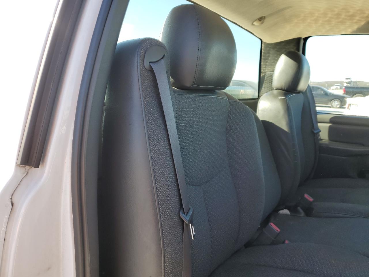 2007 GMC Sierra - Image 10