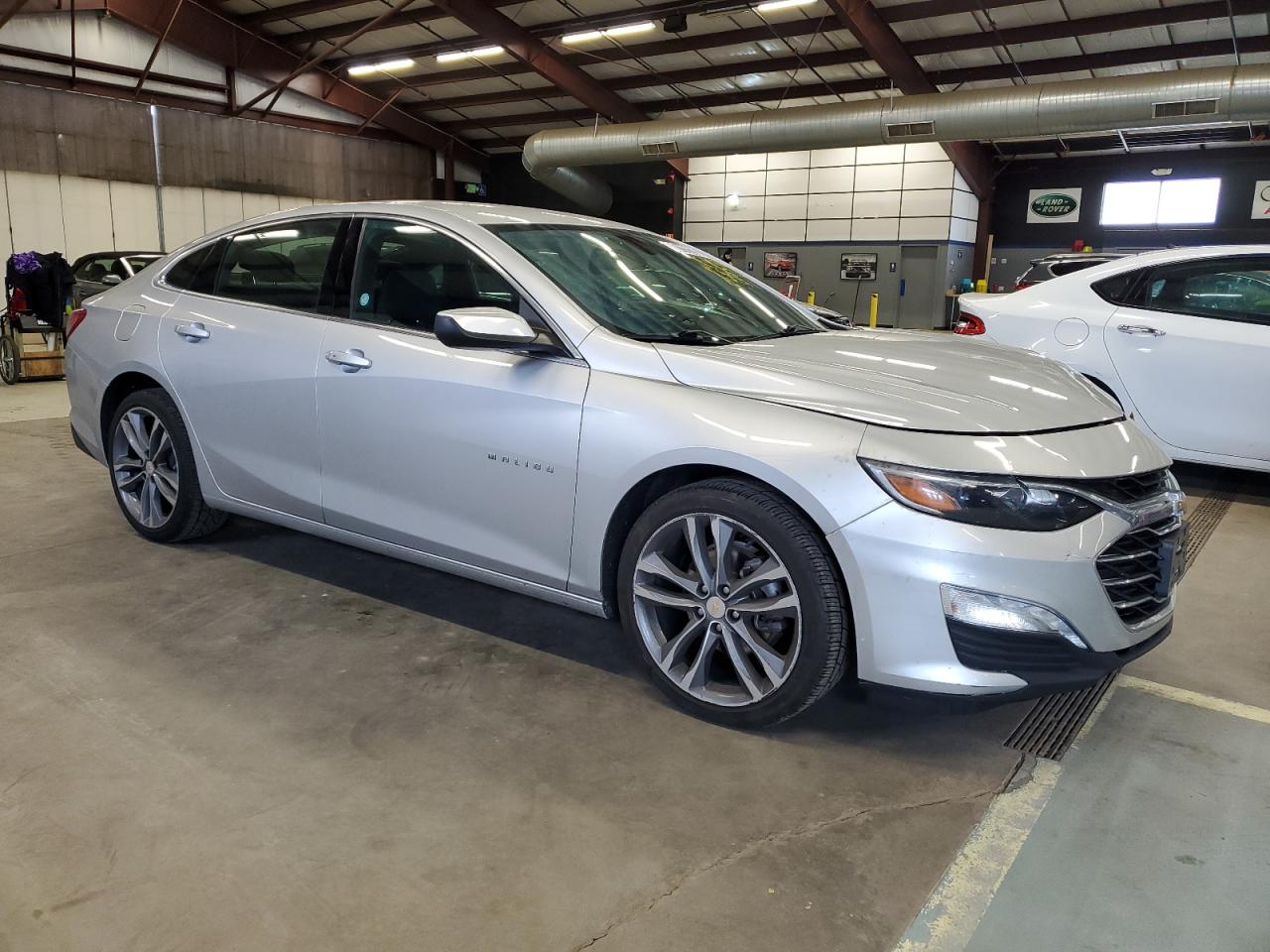 2022 Chevrolet Malibu - Image 4