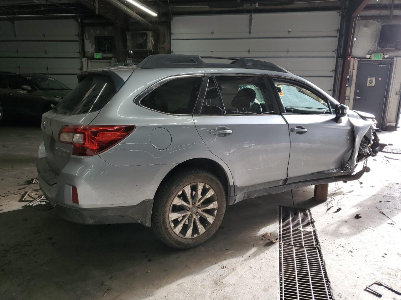 2015 Subaru Outback - Image 3