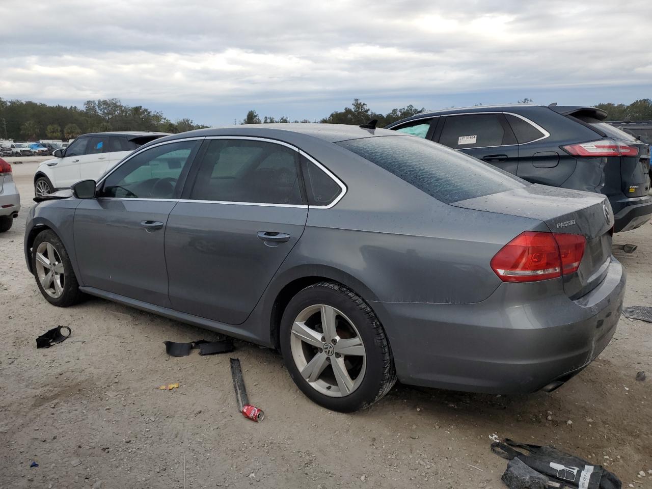 2015 Volkswagen Passat - Image 2