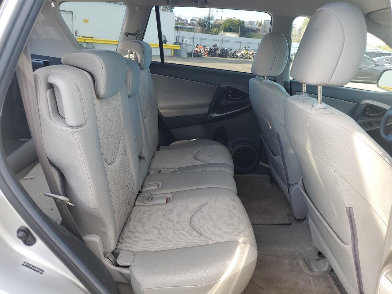 2010 Toyota RAV 4 - Image 11