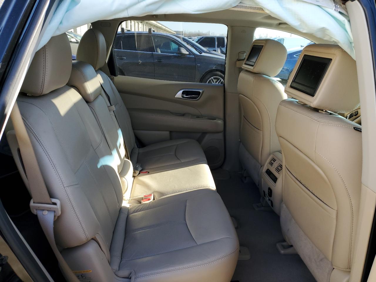 2014 Nissan Pathfinder - Image 11