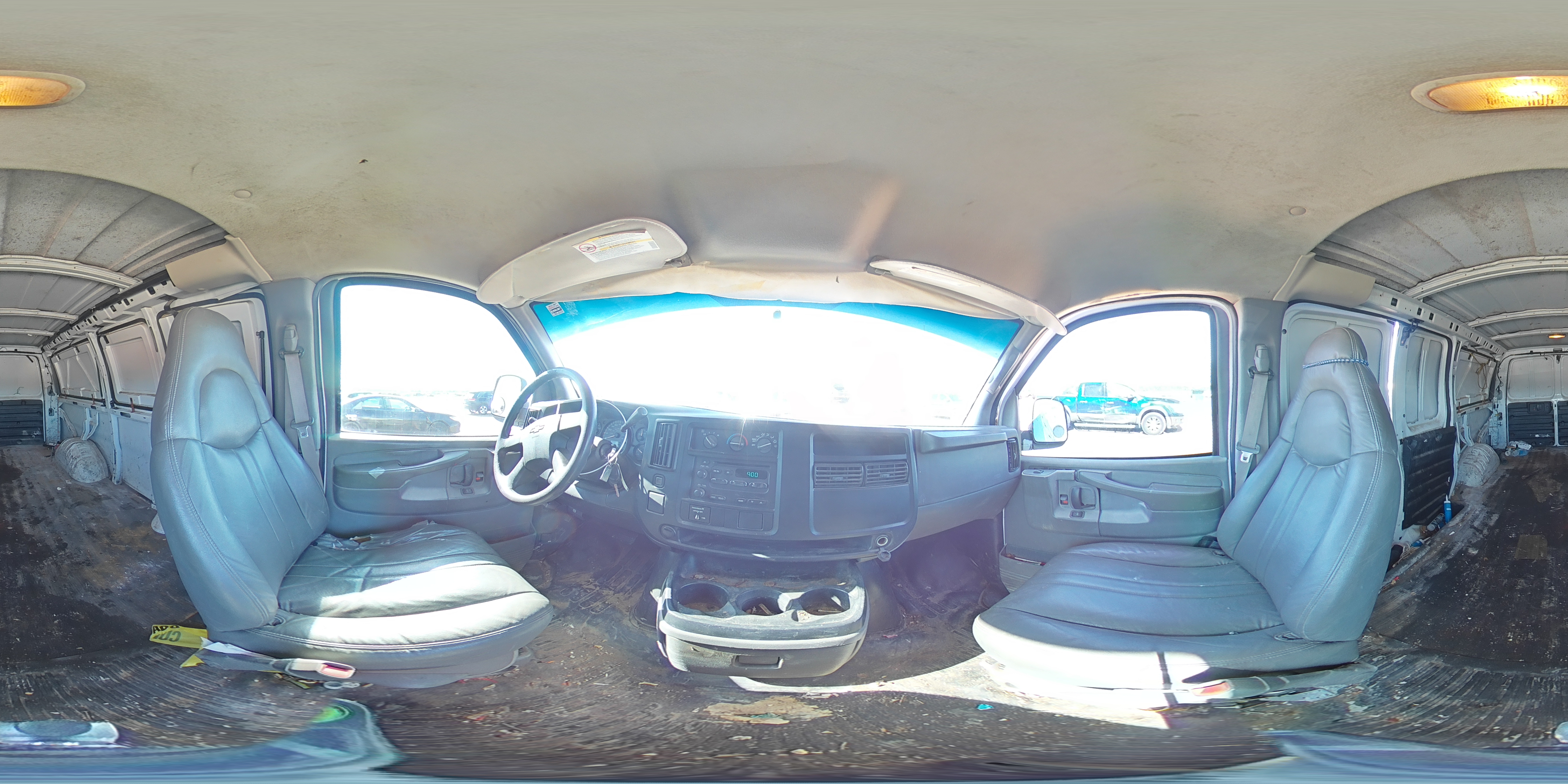 2004 Chevrolet Express - Image 14