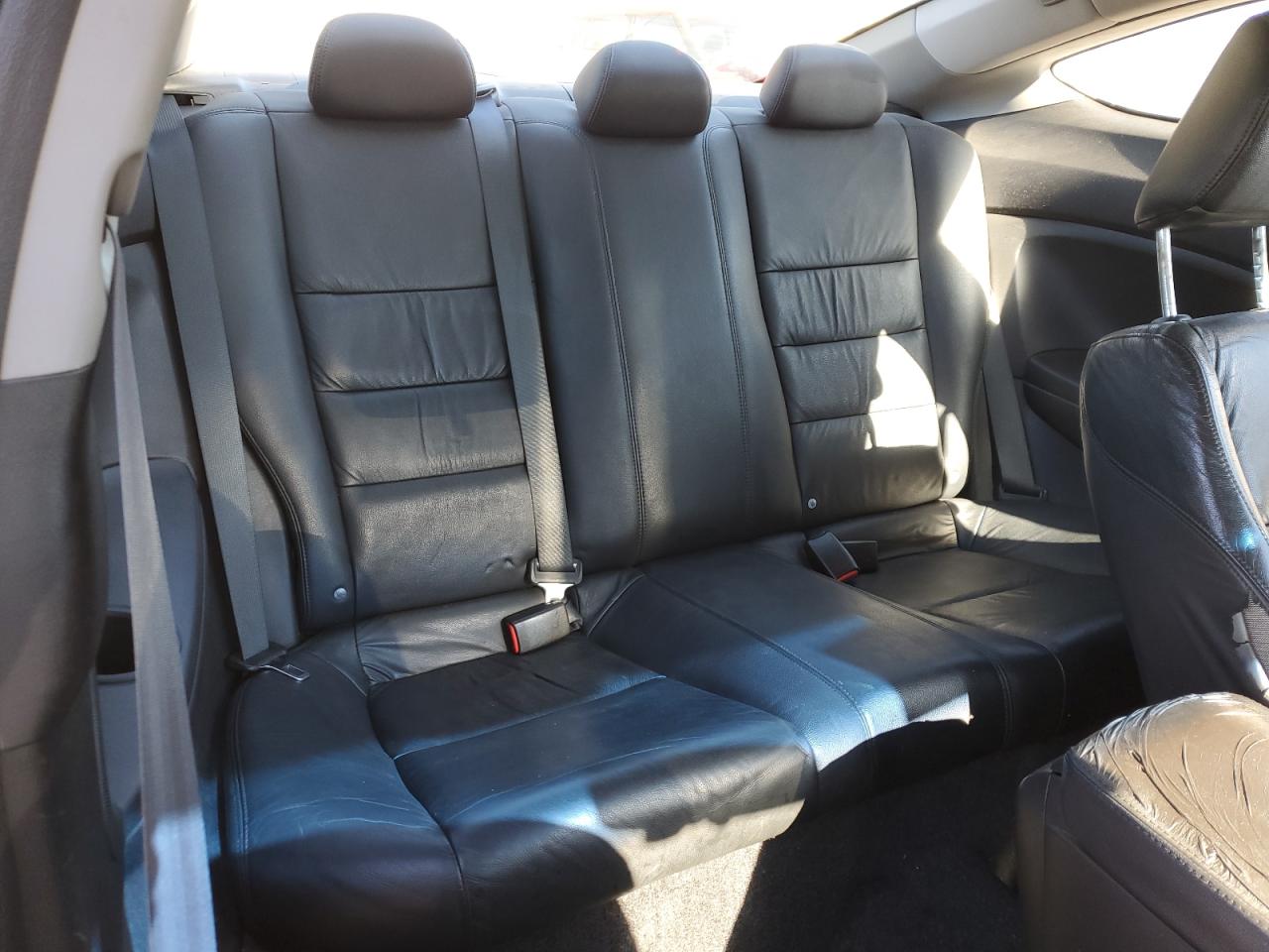 2010 Honda Accord - Image 11