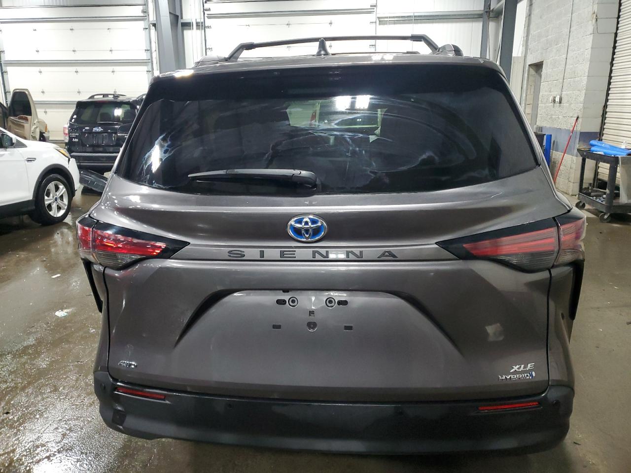2022 Toyota Sienna - Image 6