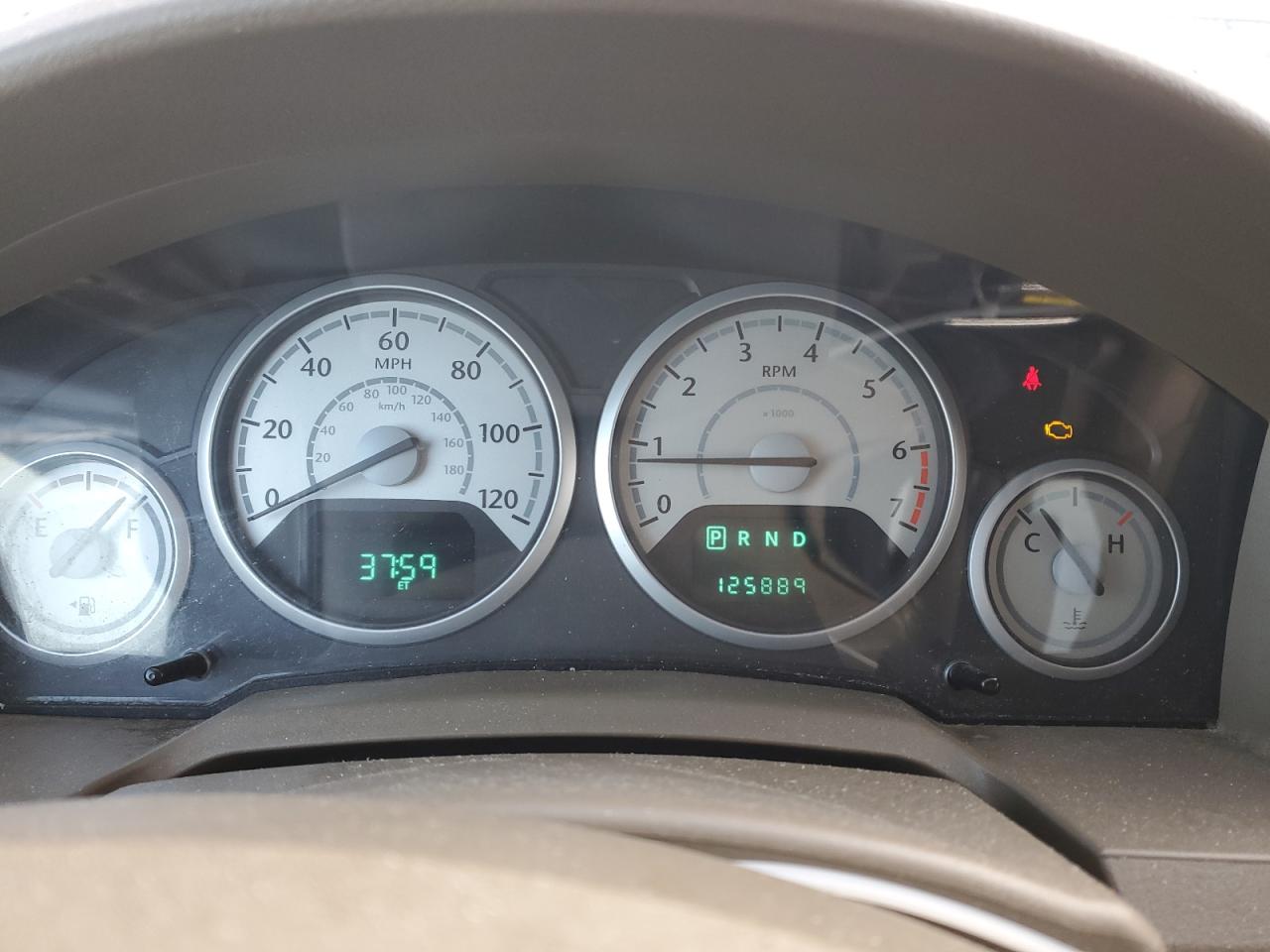 2009 Chrysler Town & Country - Image 9