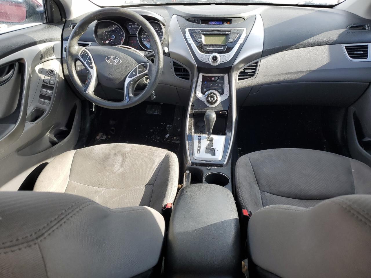 2013 Hyundai Elantra - Image 8