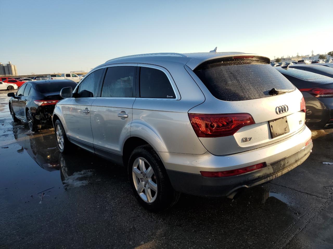 2010 Audi Q7 - Image 2