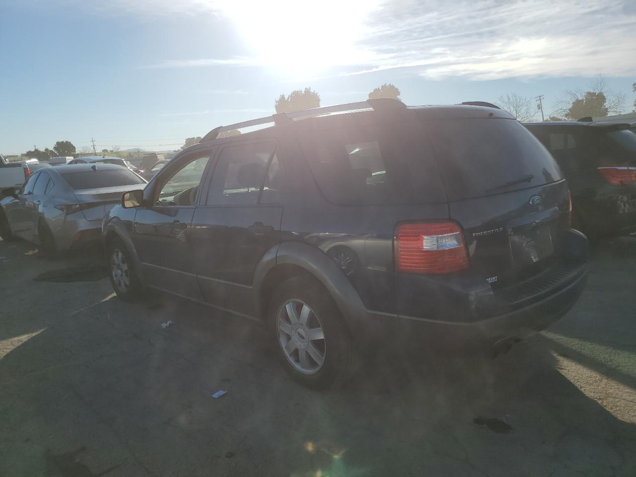 2006 Ford Freestyle - Image 2
