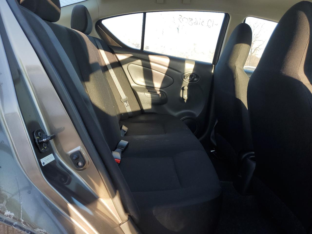 2015 Nissan Versa - Image 11