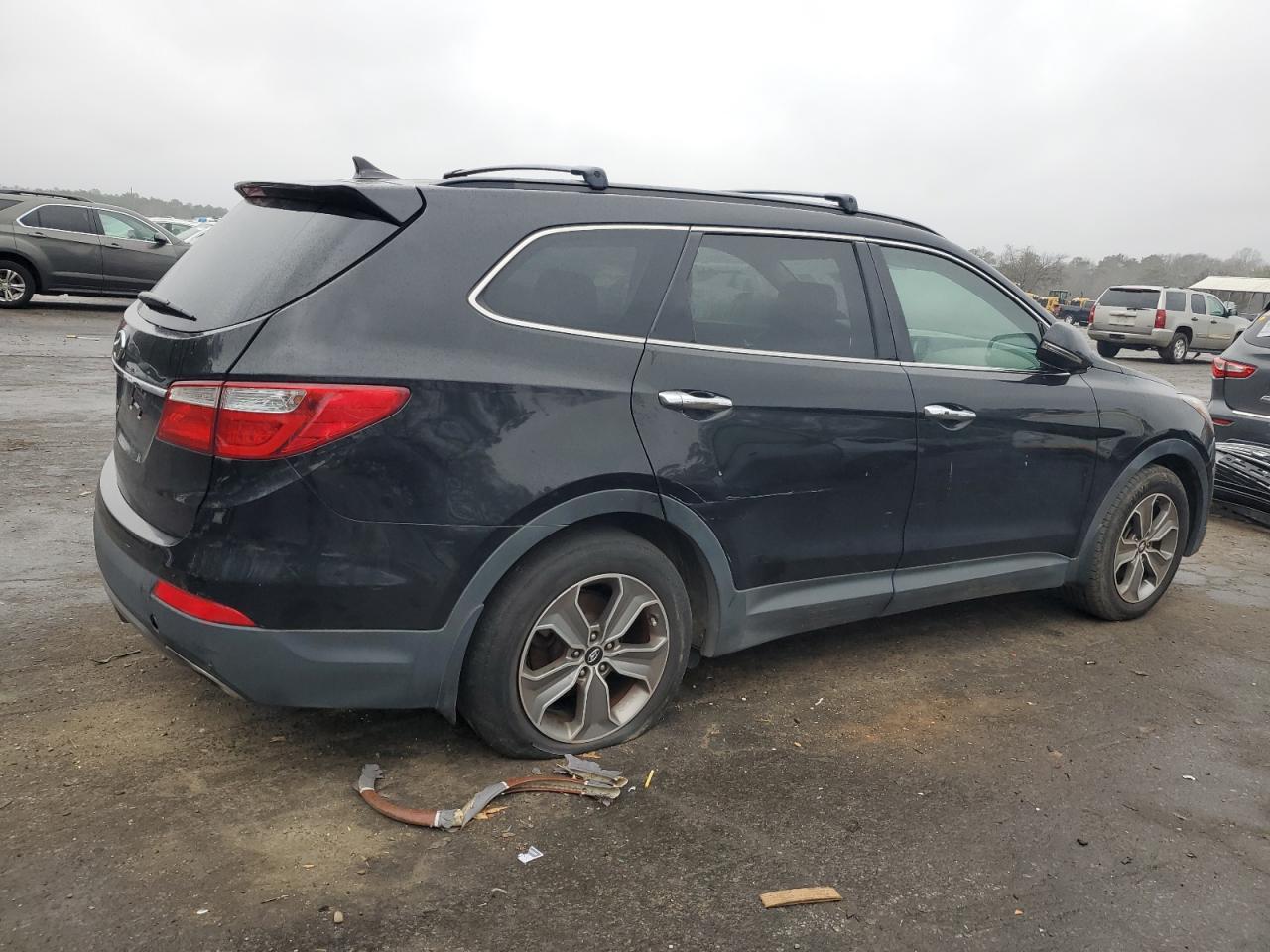 2014 Hyundai Santa Fe - Image 3