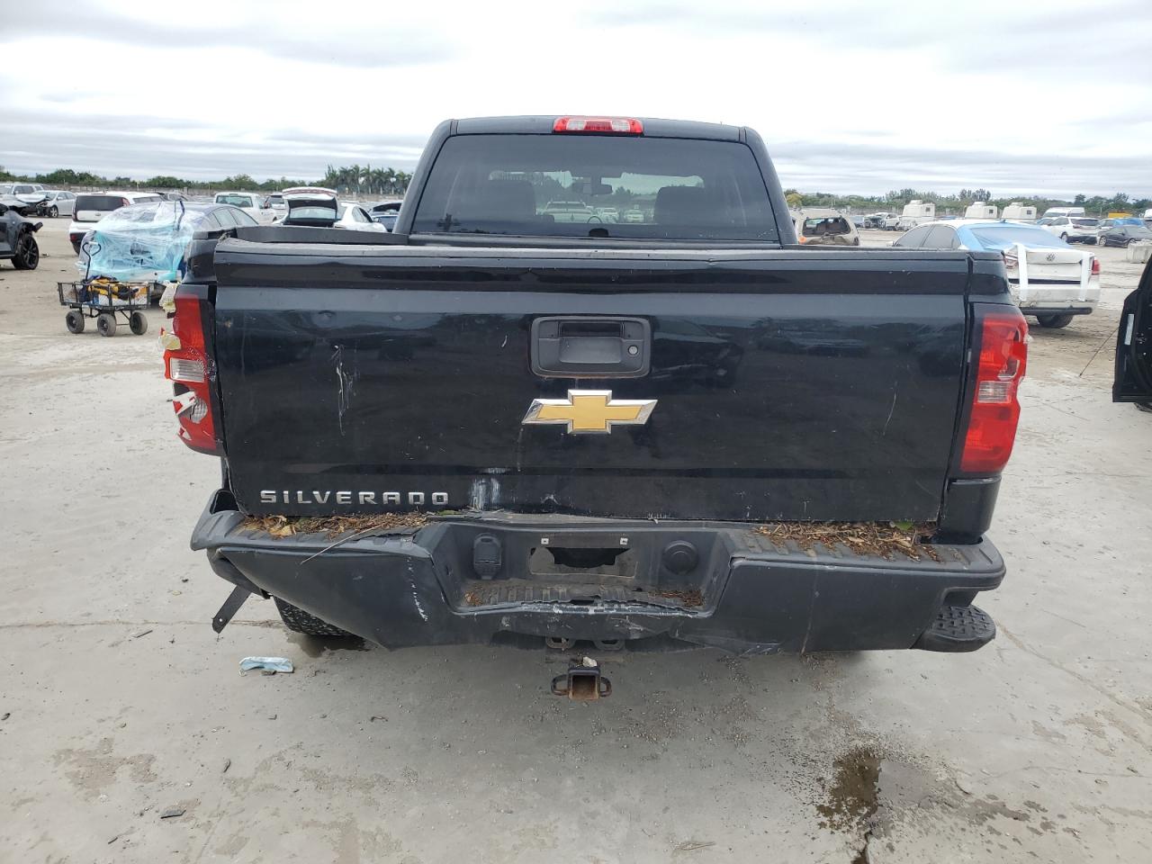 2017 Chevrolet Silverado - Image 6