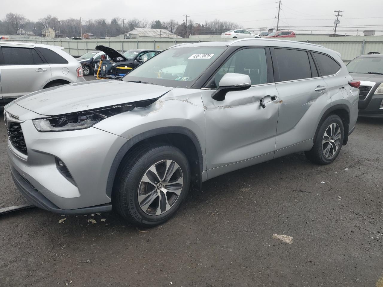 2021 Toyota Highlander - Image 1