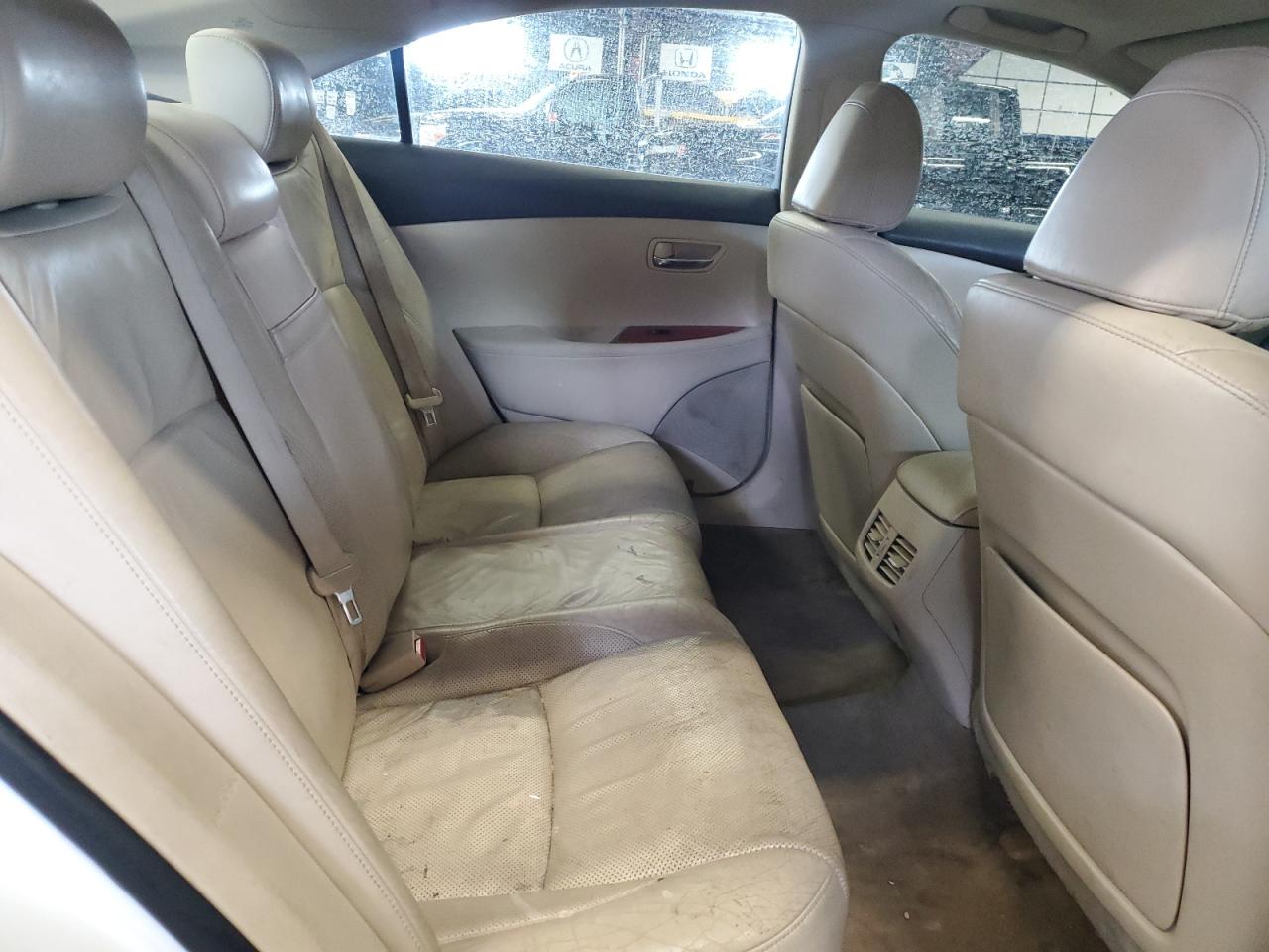 2012 Lexus ES - Image 10
