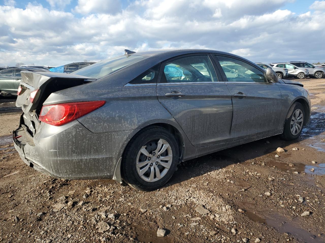 2013 Hyundai Sonata - Image 3