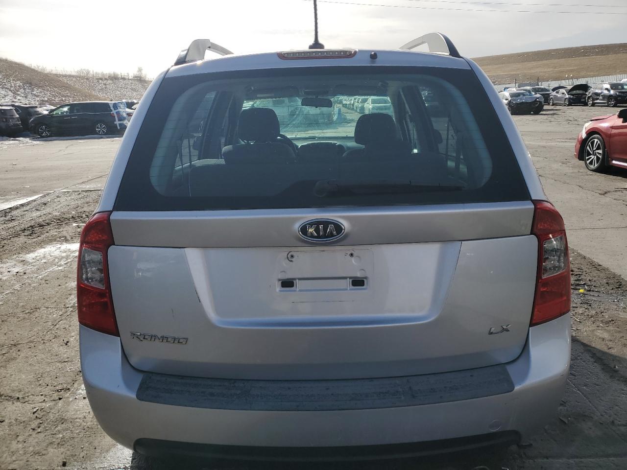 2009 Kia Rondo - Image 6