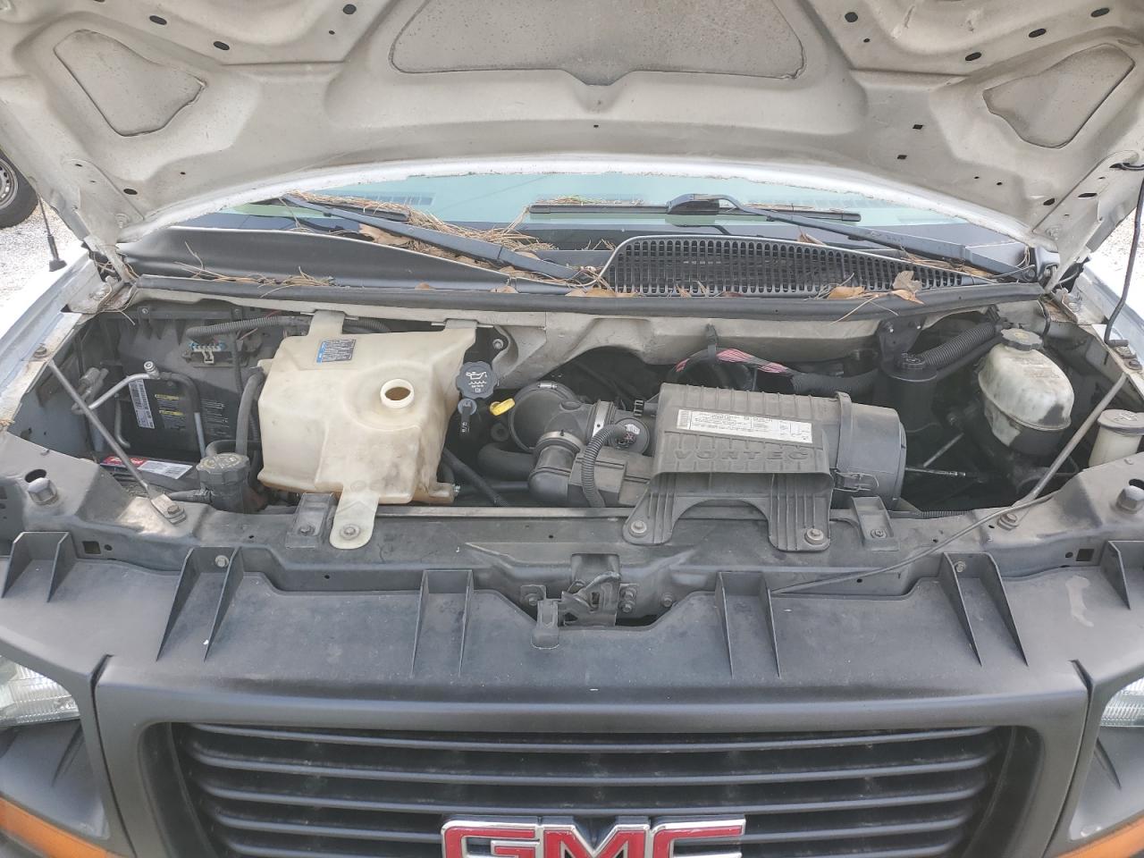 2006 GMC Savana - Image 11