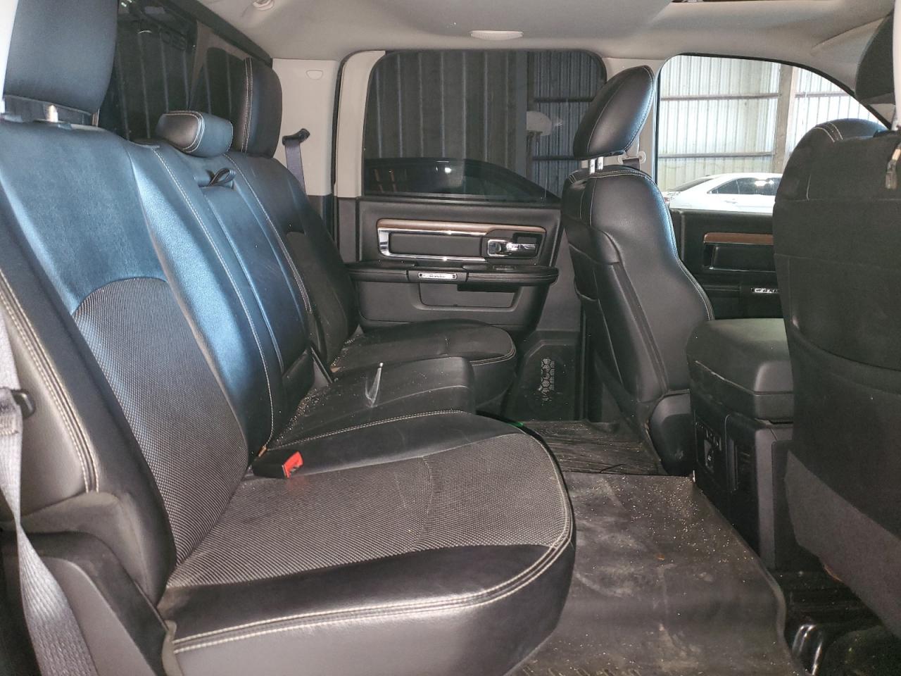 2016 RAM 1500 - Image 10