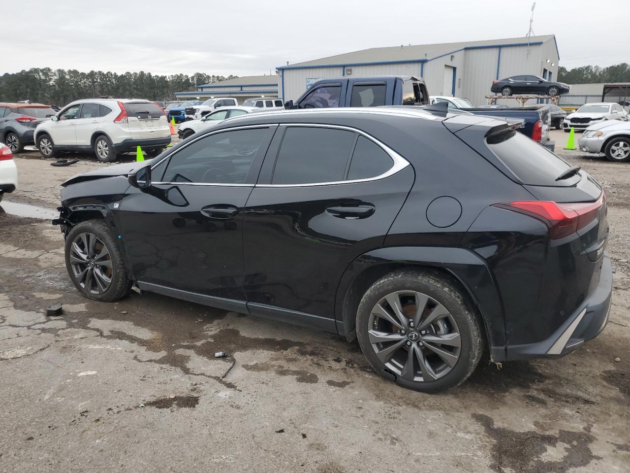 2022 Lexus UX - Image 2