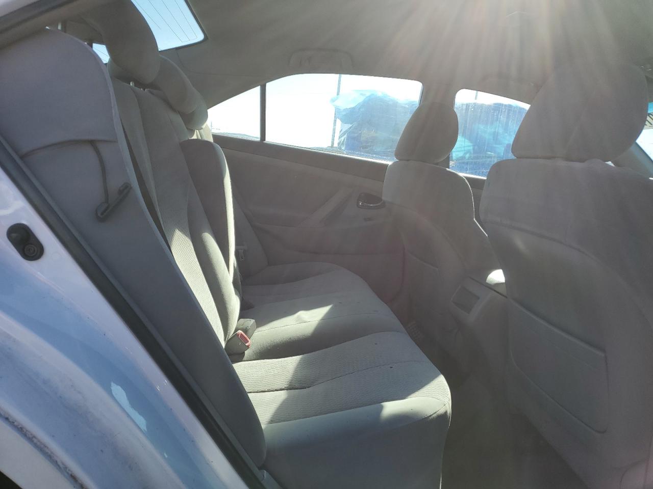 2011 Toyota Camry - Image 10