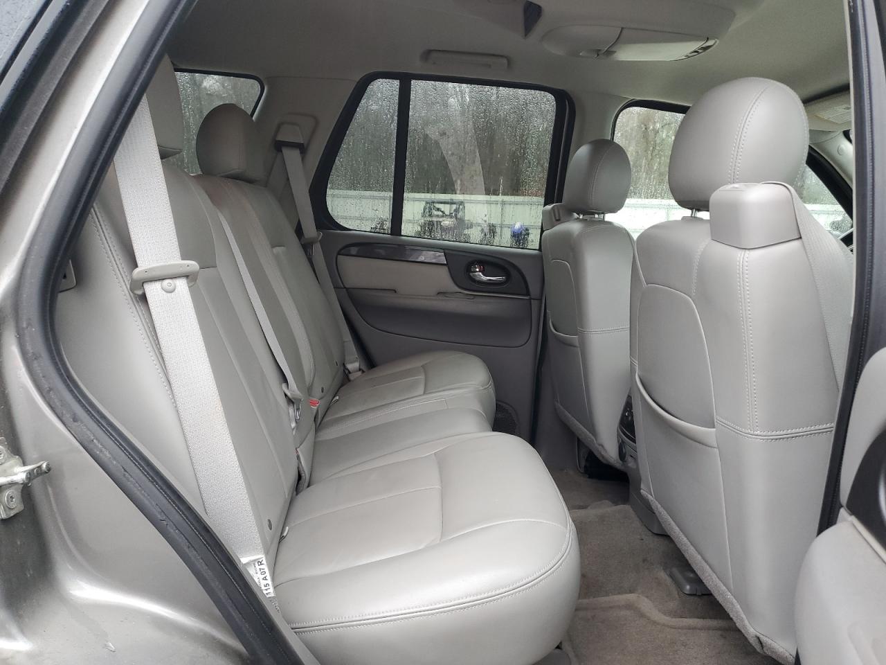 2007 GMC Envoy - Image 11