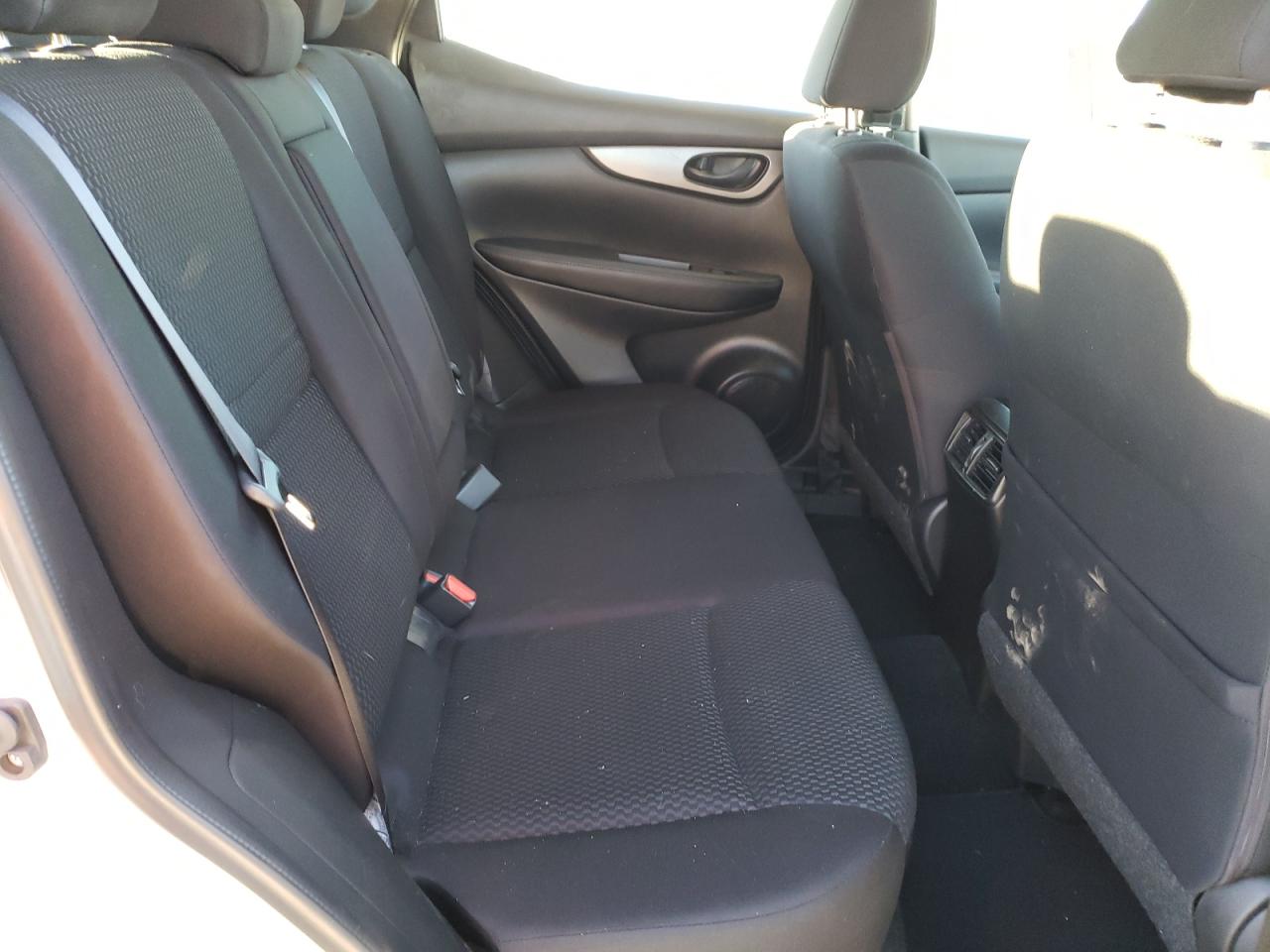 2019 Nissan Rogue - Image 10