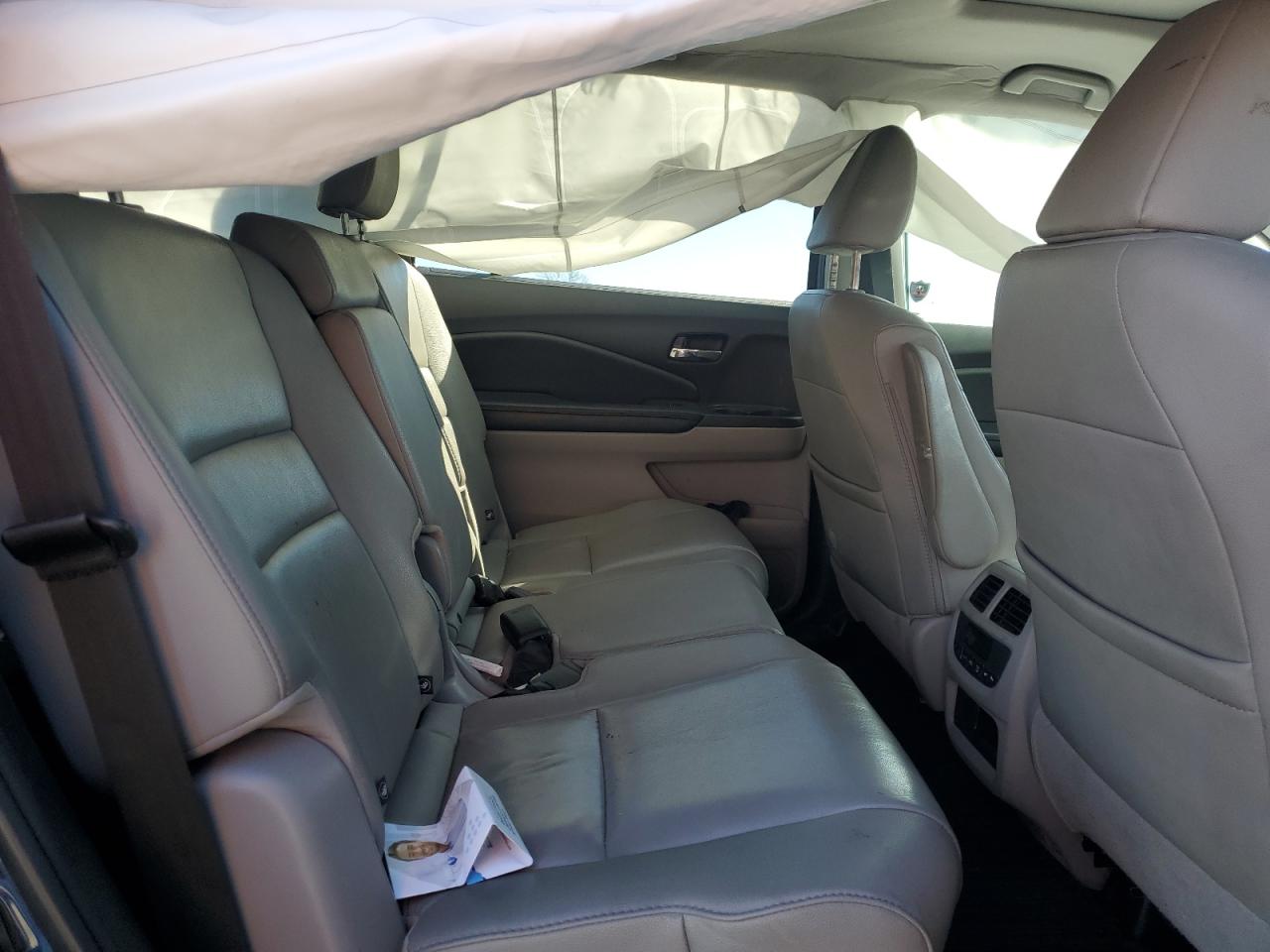 2017 Honda Pilot - Image 11
