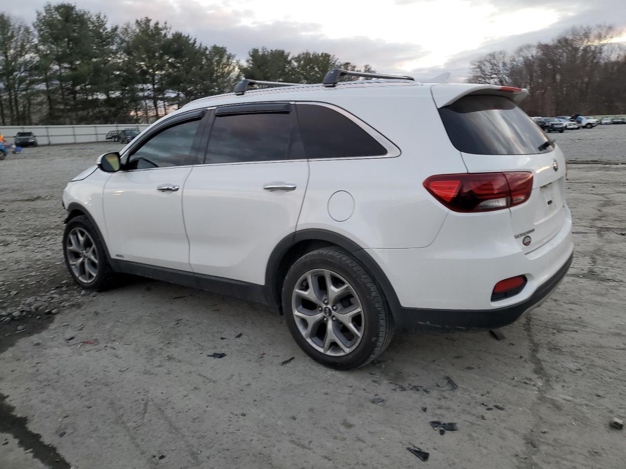 2019 Kia Sorento - Image 2