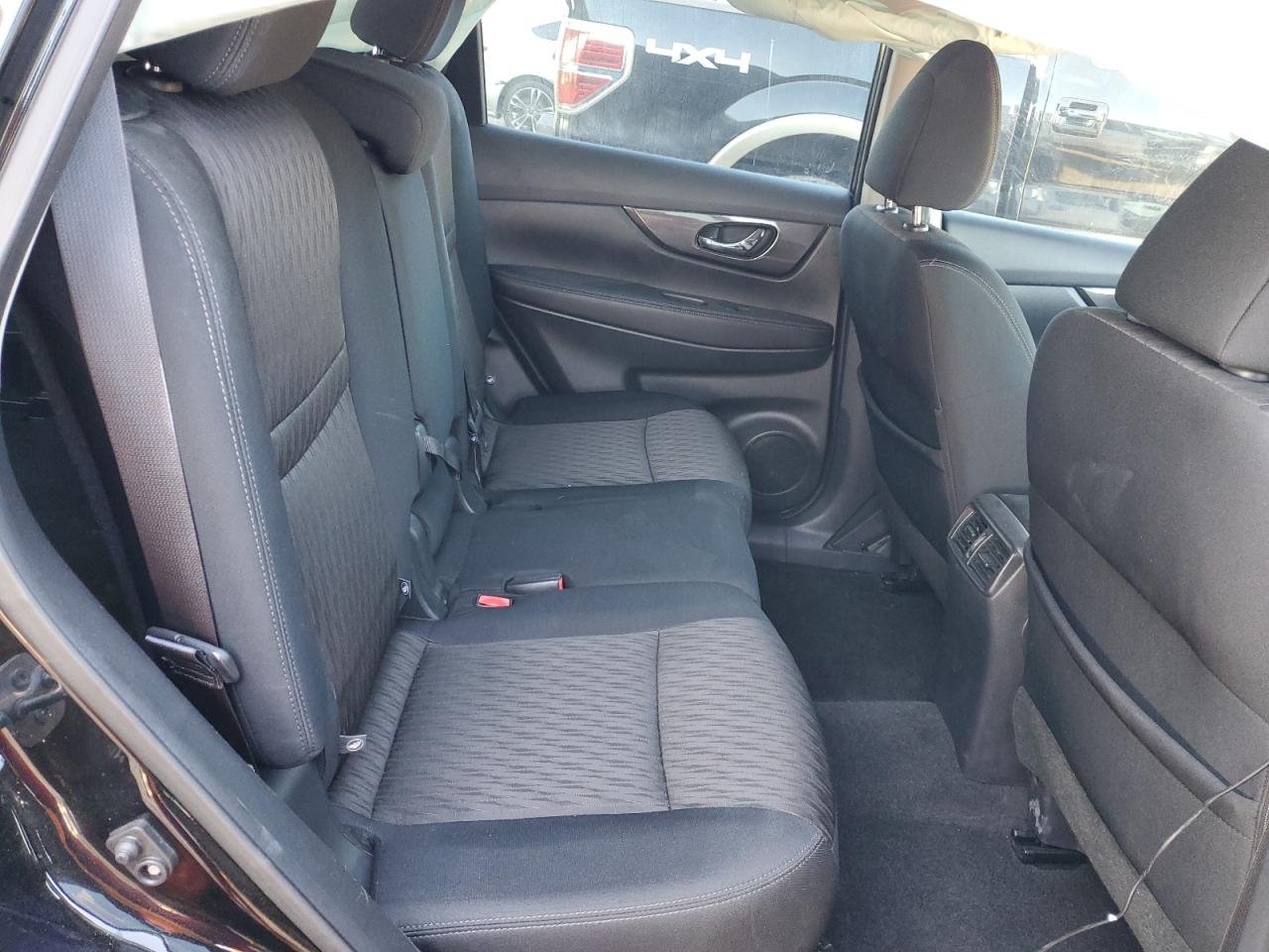 2017 Nissan Rogue - Image 11