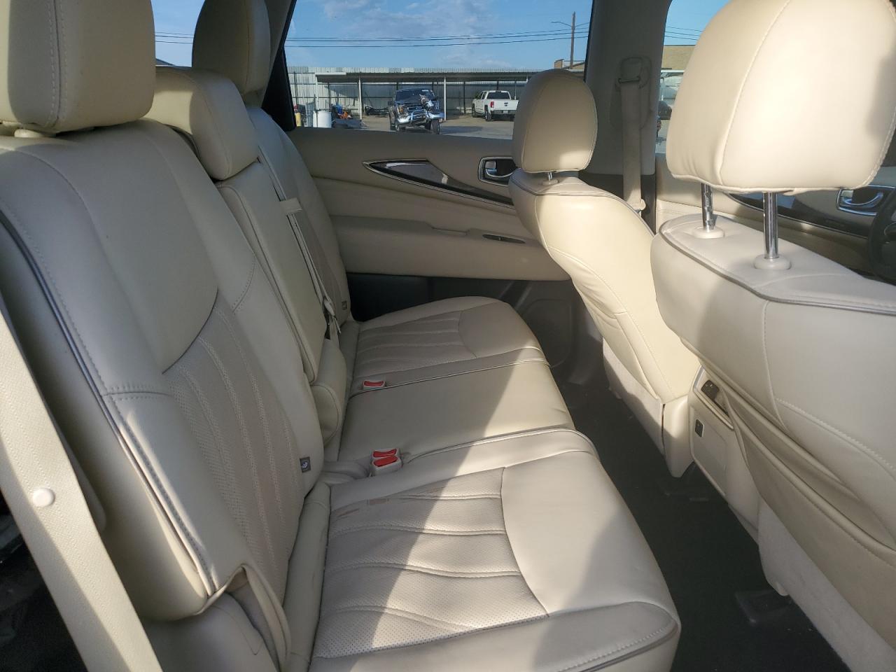 2017 Infiniti QX60 - Image 12