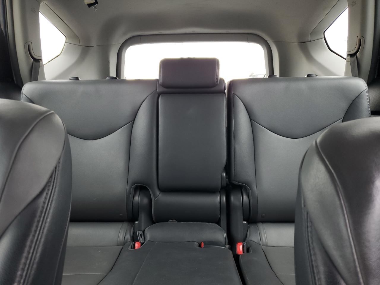 2012 Toyota Prius - Image 10