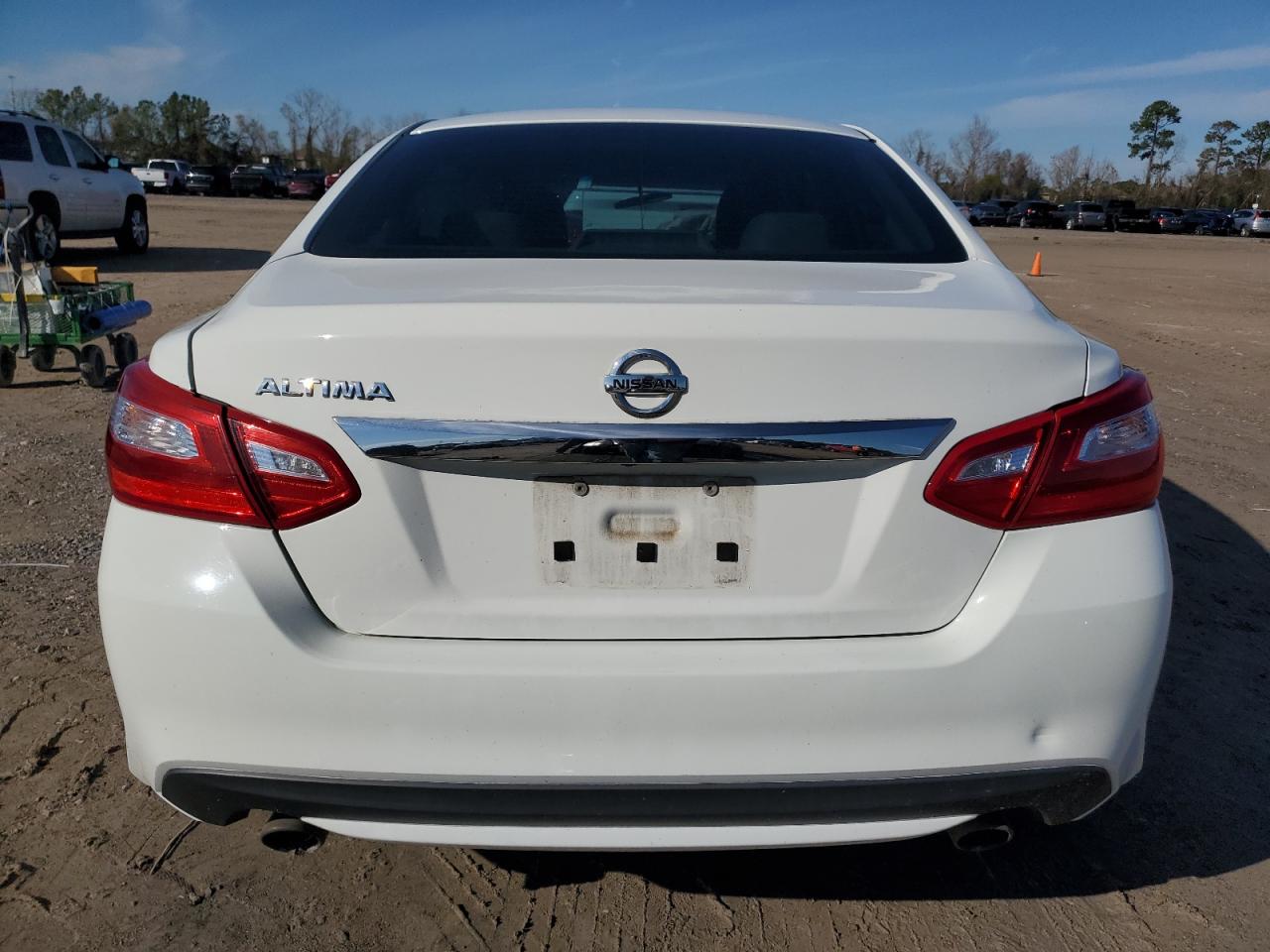 2017 Nissan Altima - Image 6