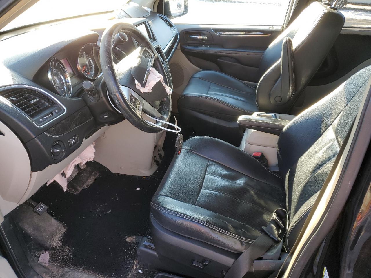 2013 Chrysler Town & Country - Image 7