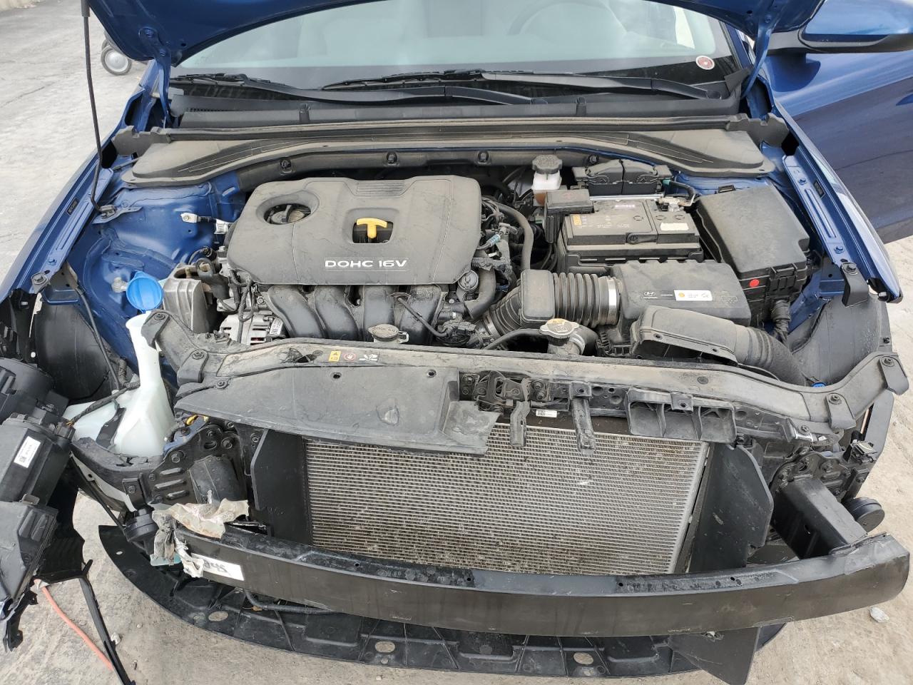 2018 Hyundai Elantra - Image 12