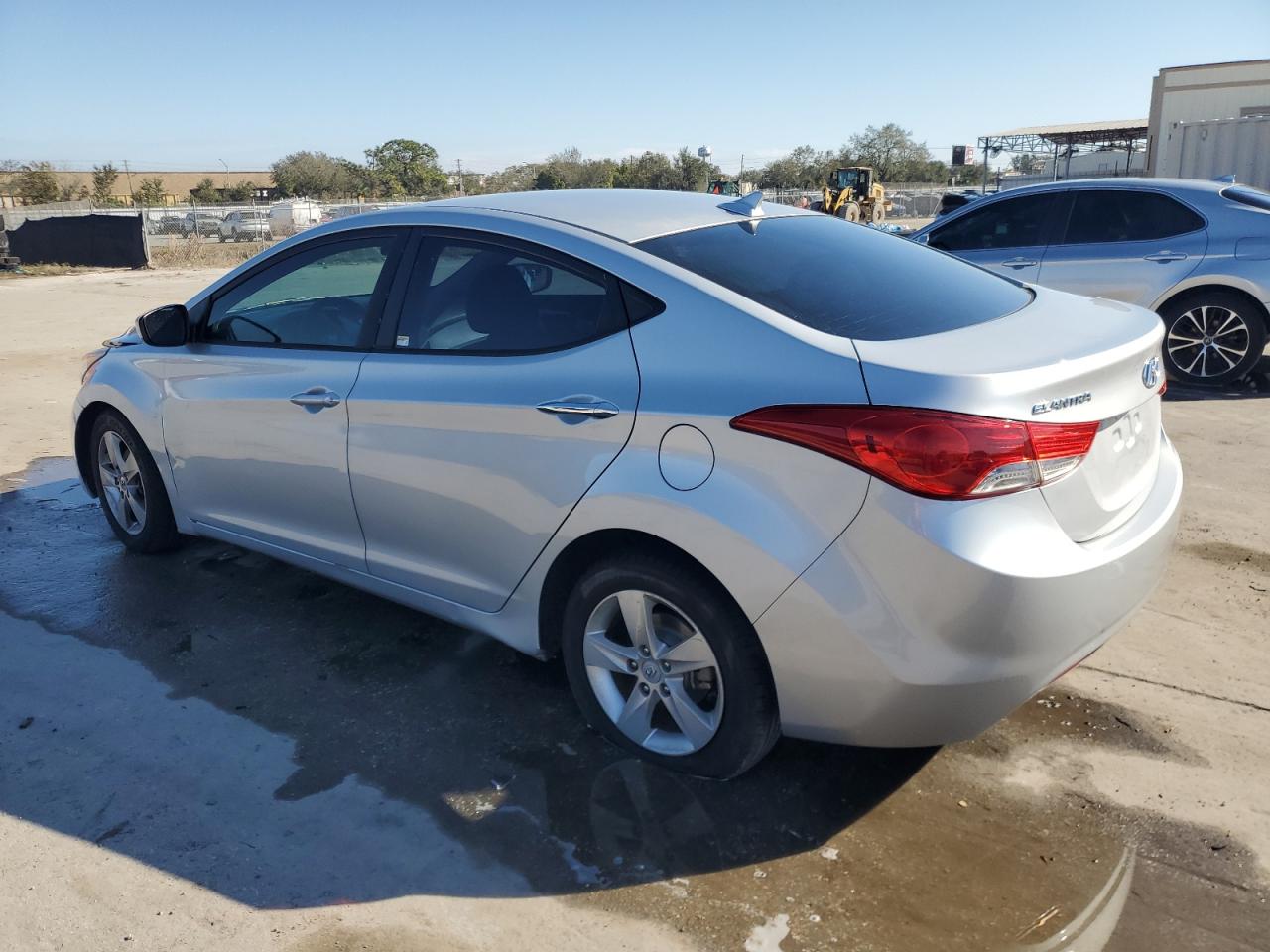 2012 Hyundai Elantra - Image 2