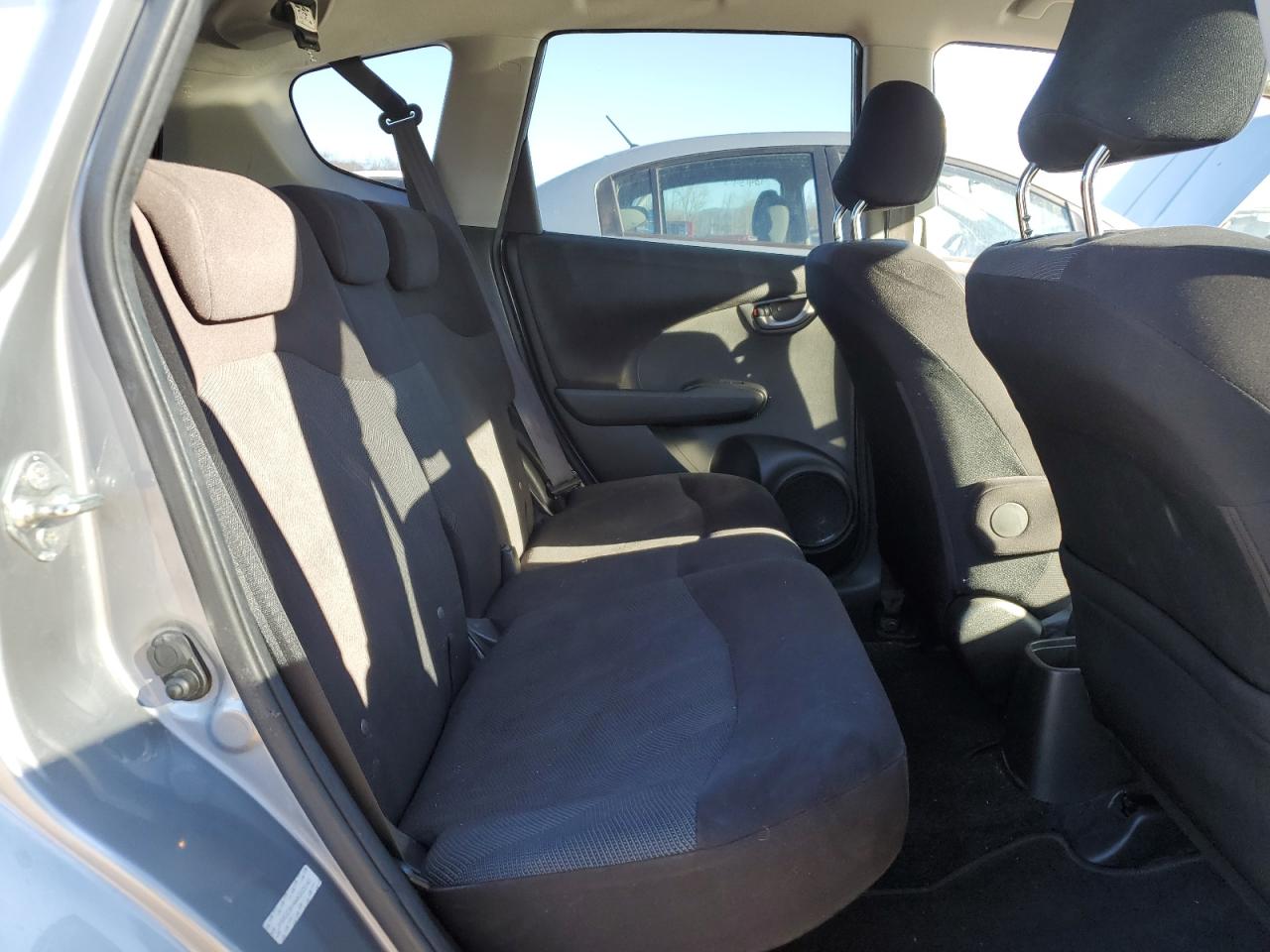 2010 Honda Fit - Image 10
