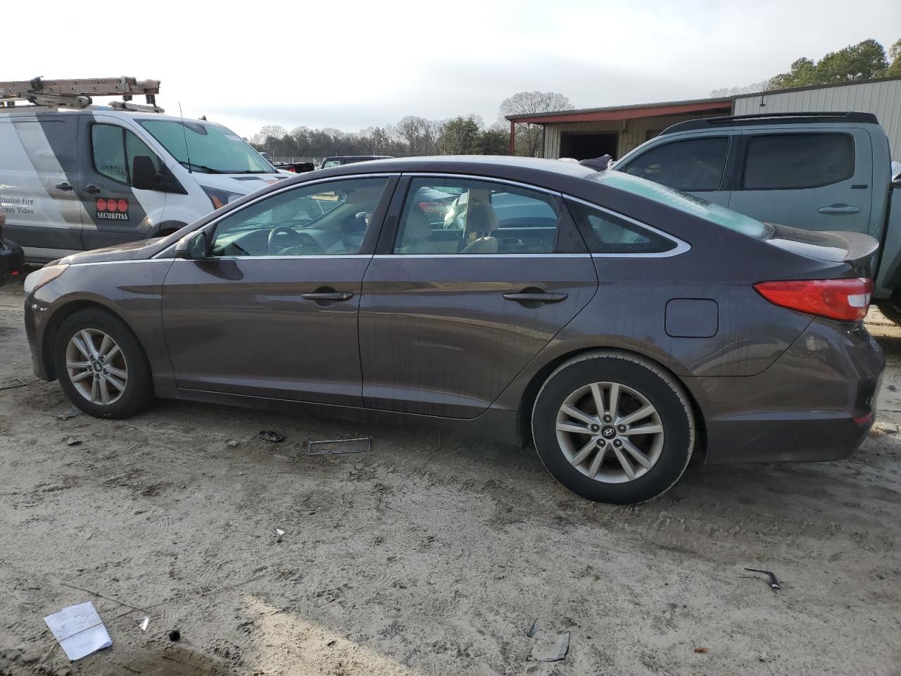 5NPE24AF3FH199776 2015 HYUNDAI SONATA - Image 2