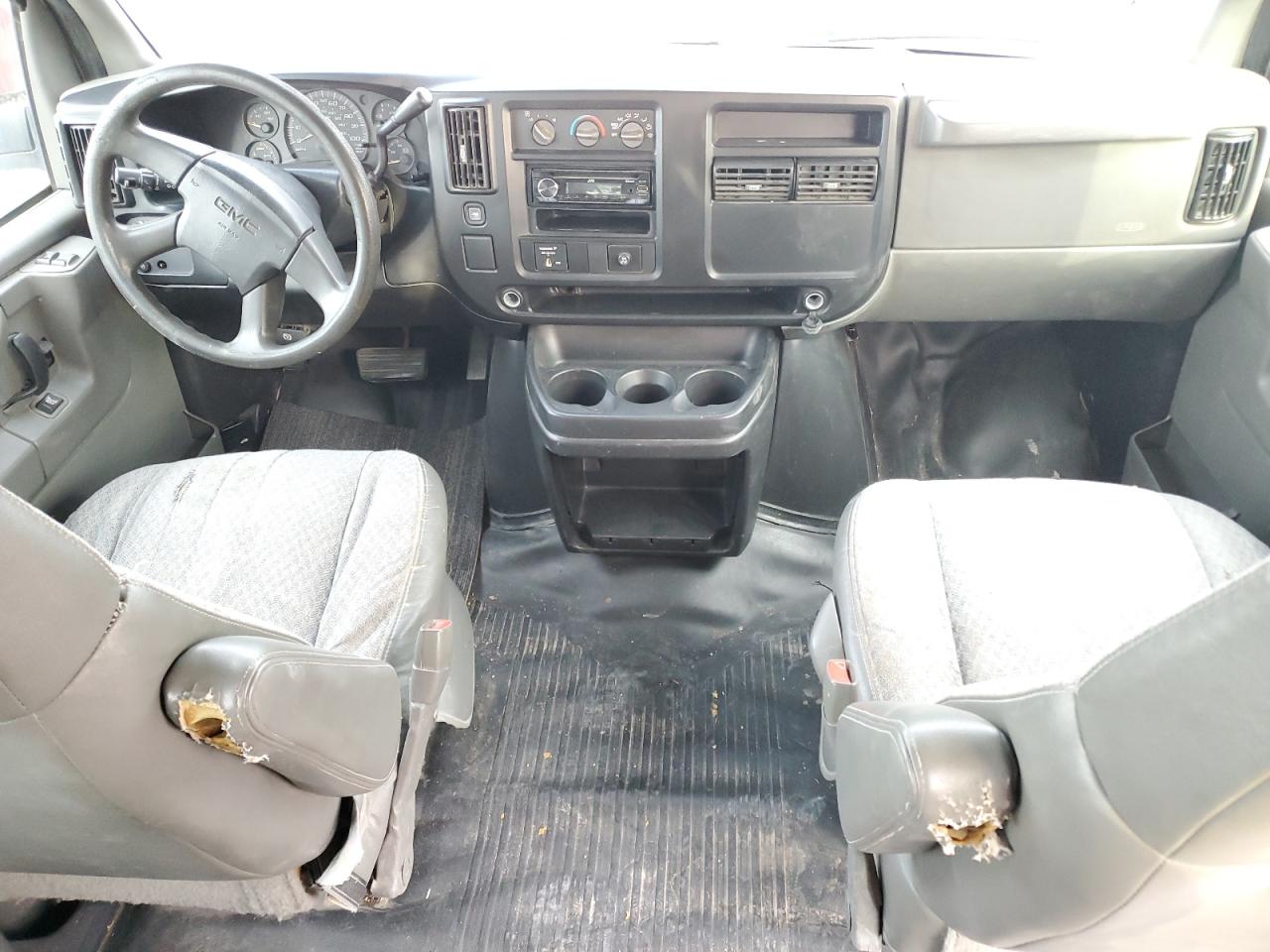 2007 GMC Savana - Image 8