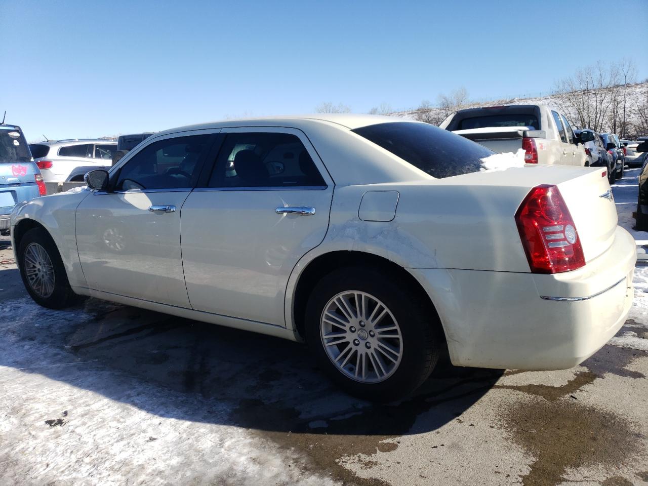 2010 Chrysler 300 - Image 2