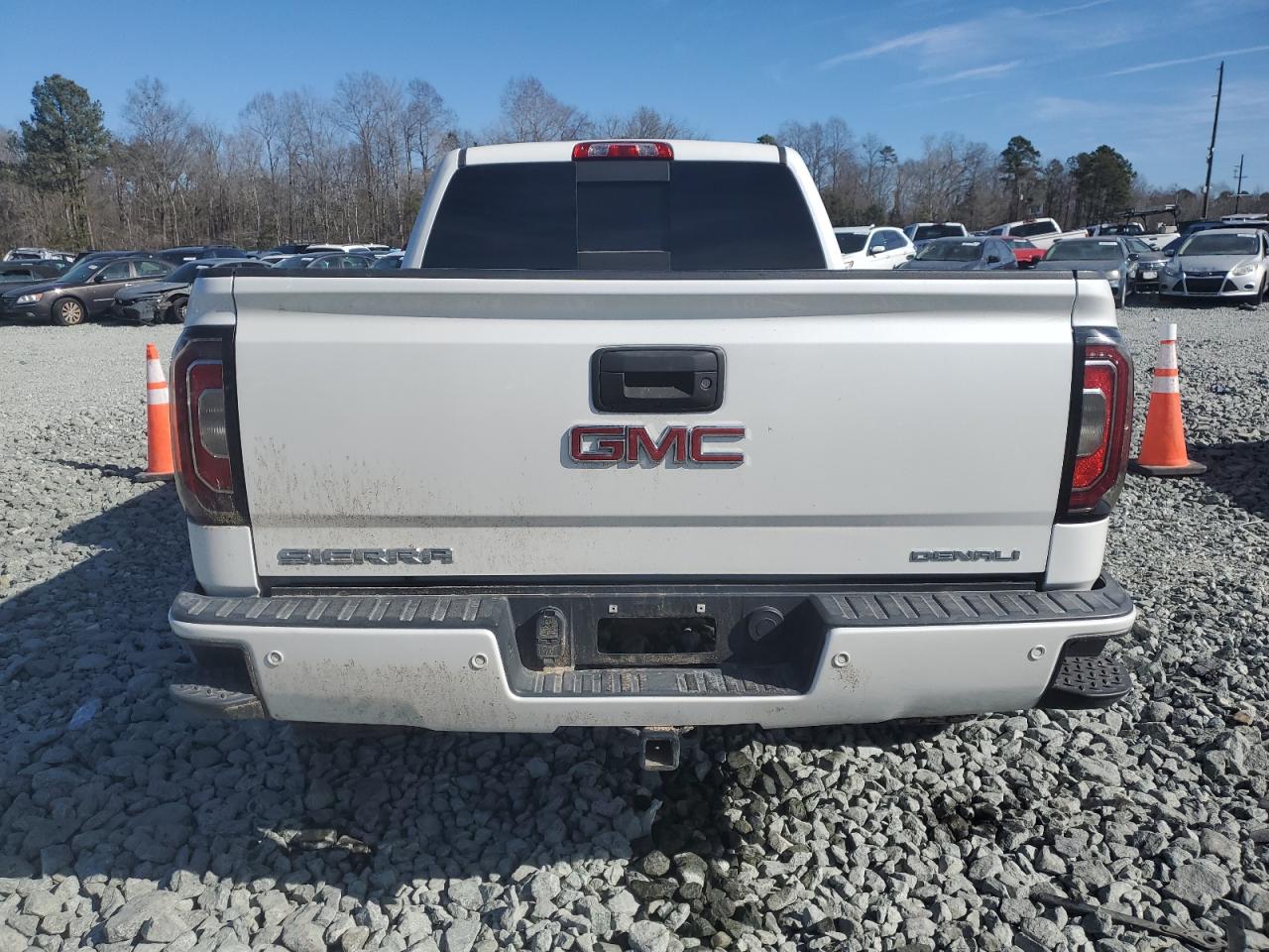 2017 GMC Sierra - Image 6