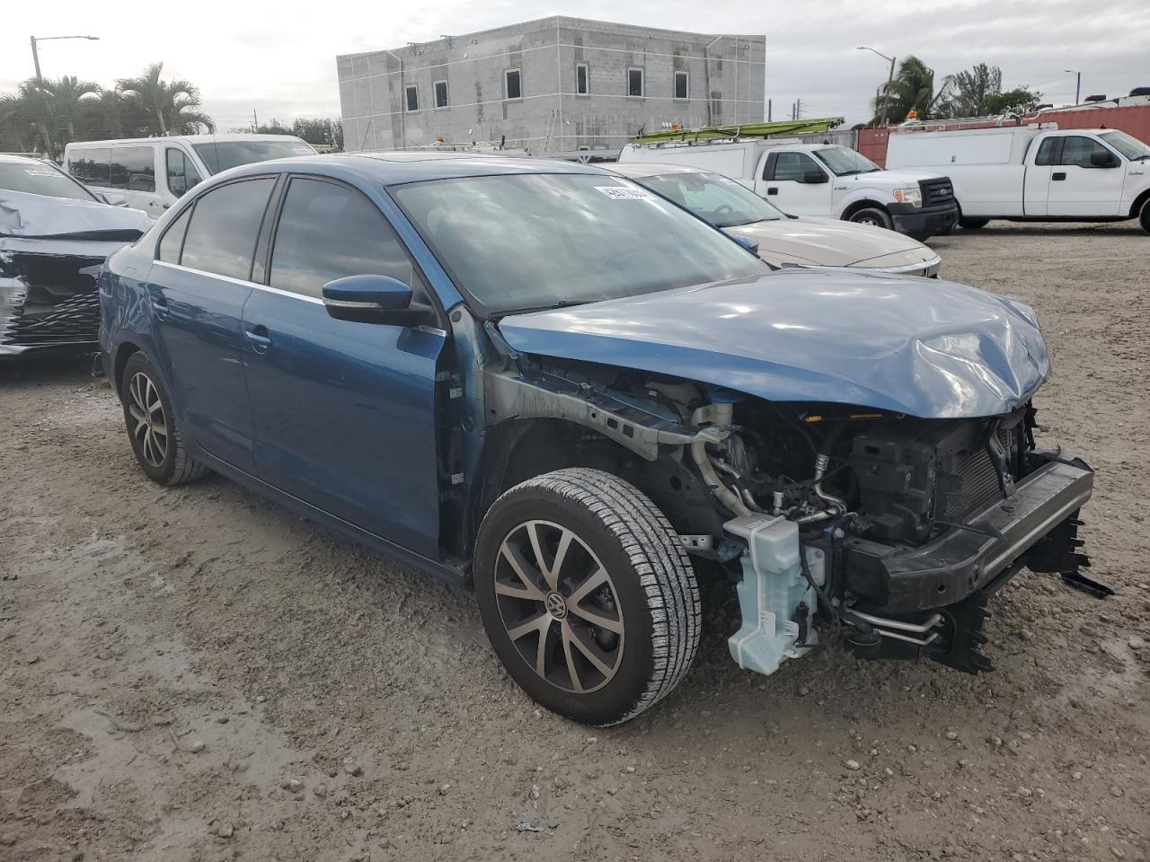 2017 Volkswagen Jetta - Image 4
