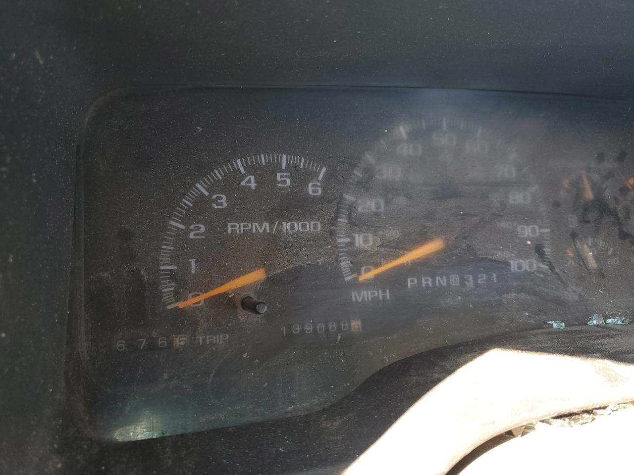 1999 Chevrolet GMT-400 - Image 9