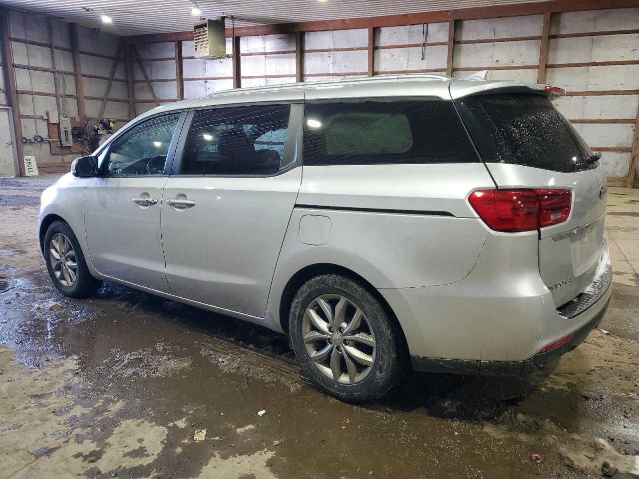 2021 Kia Sedona - Image 2