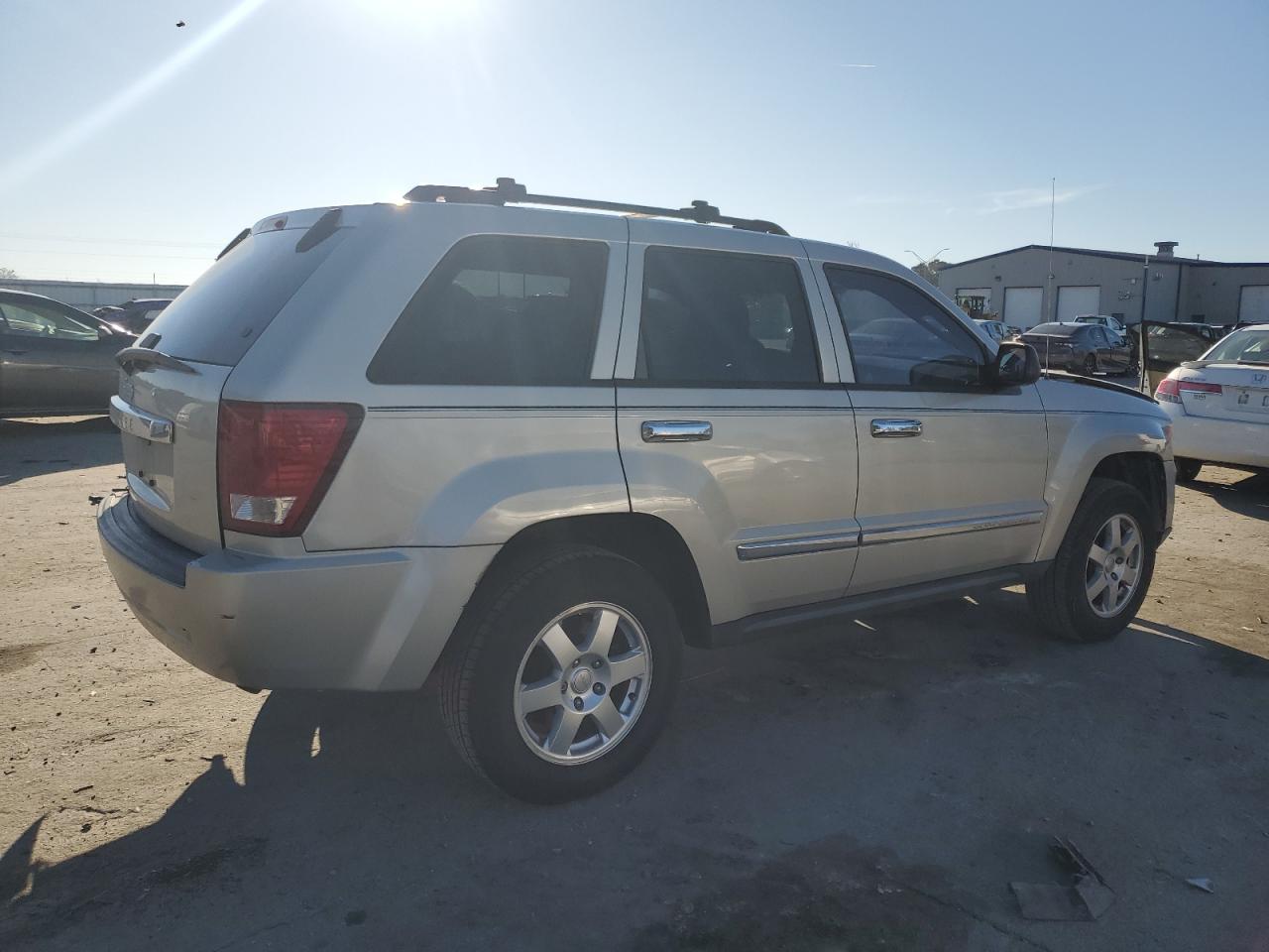 2010 Jeep Grand Cherokee - Image 3