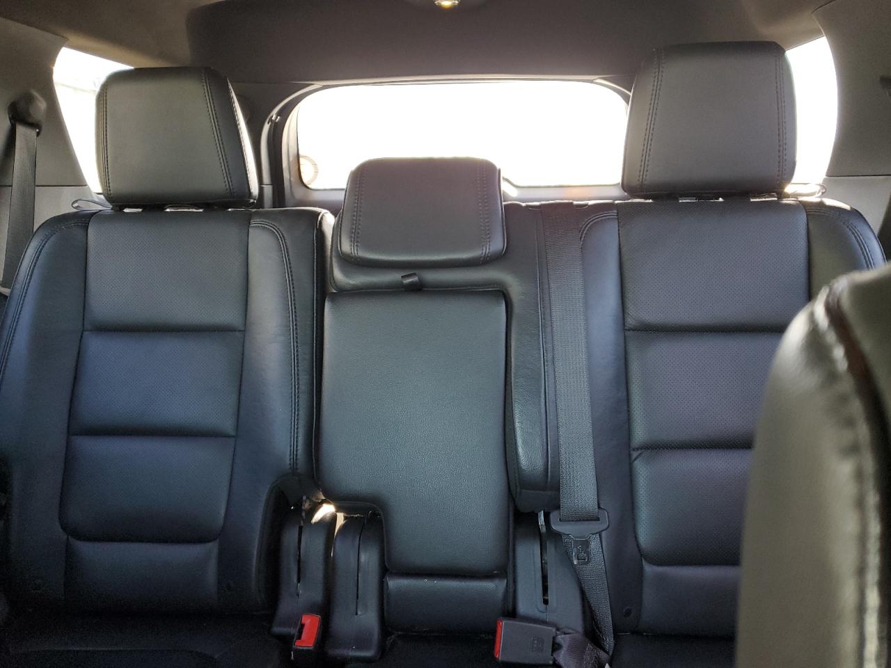 2015 Ford Explorer - Image 10