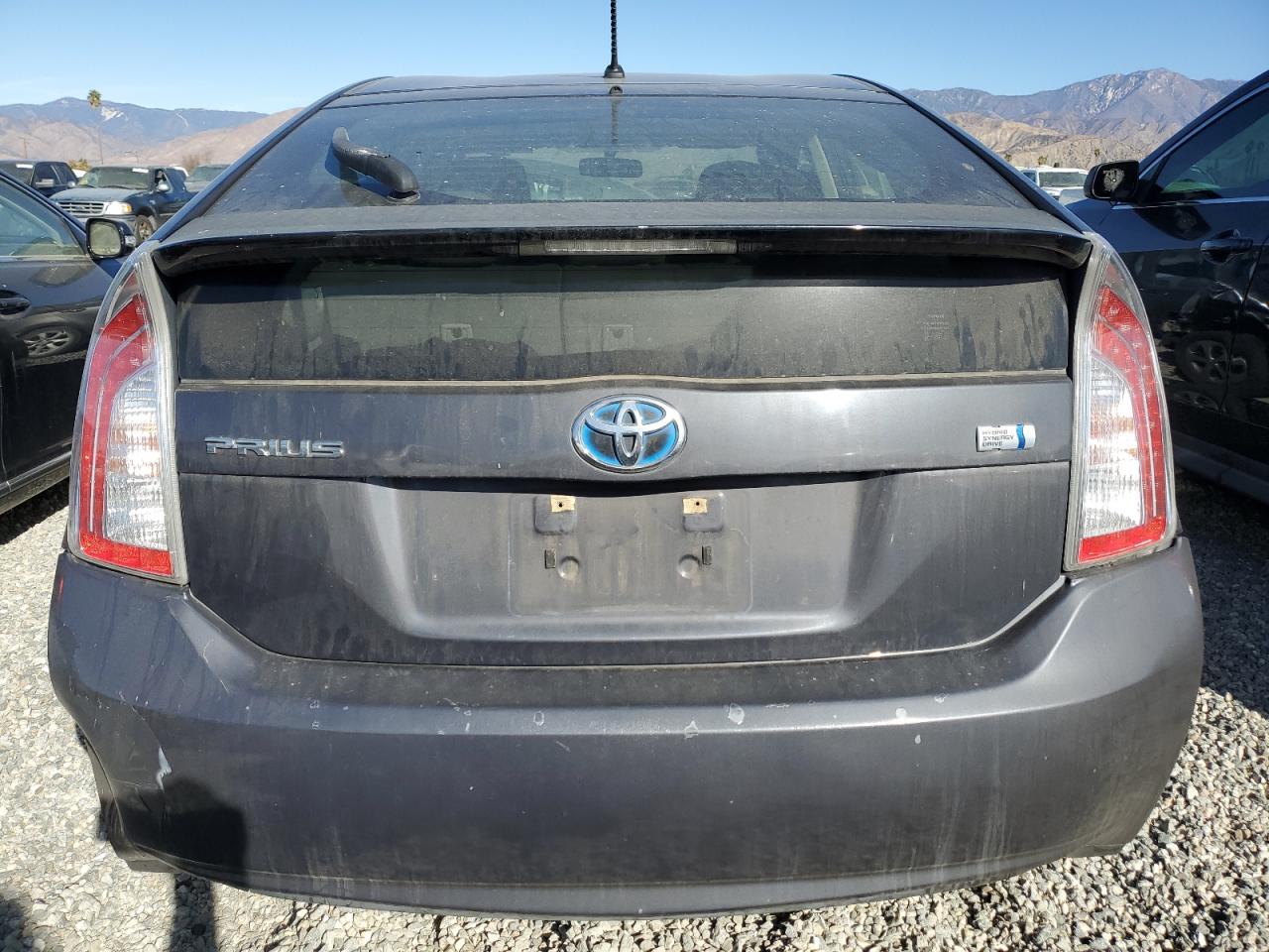 2013 Toyota Prius - Image 6