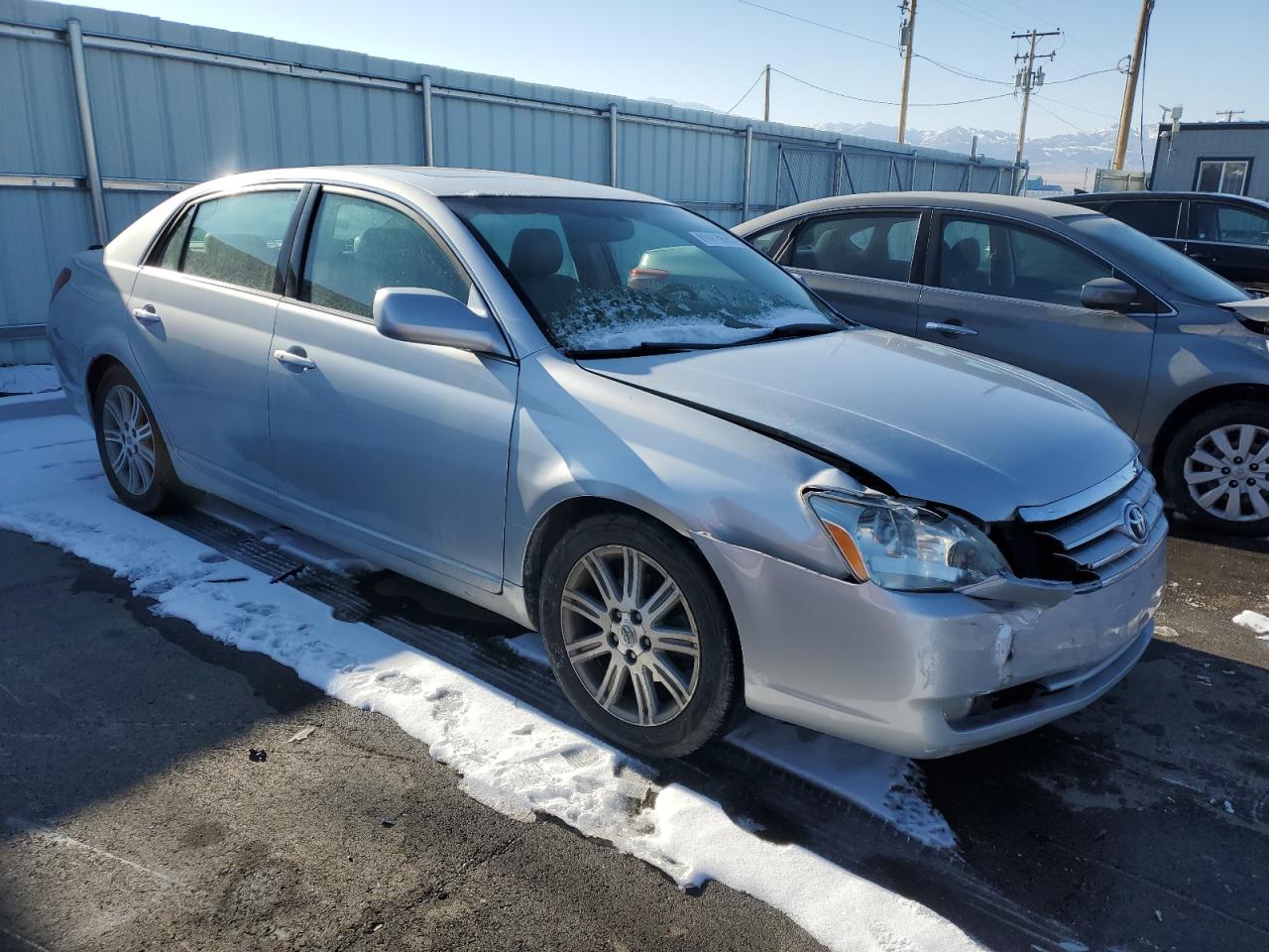 2005 Toyota Avalon - Image 4
