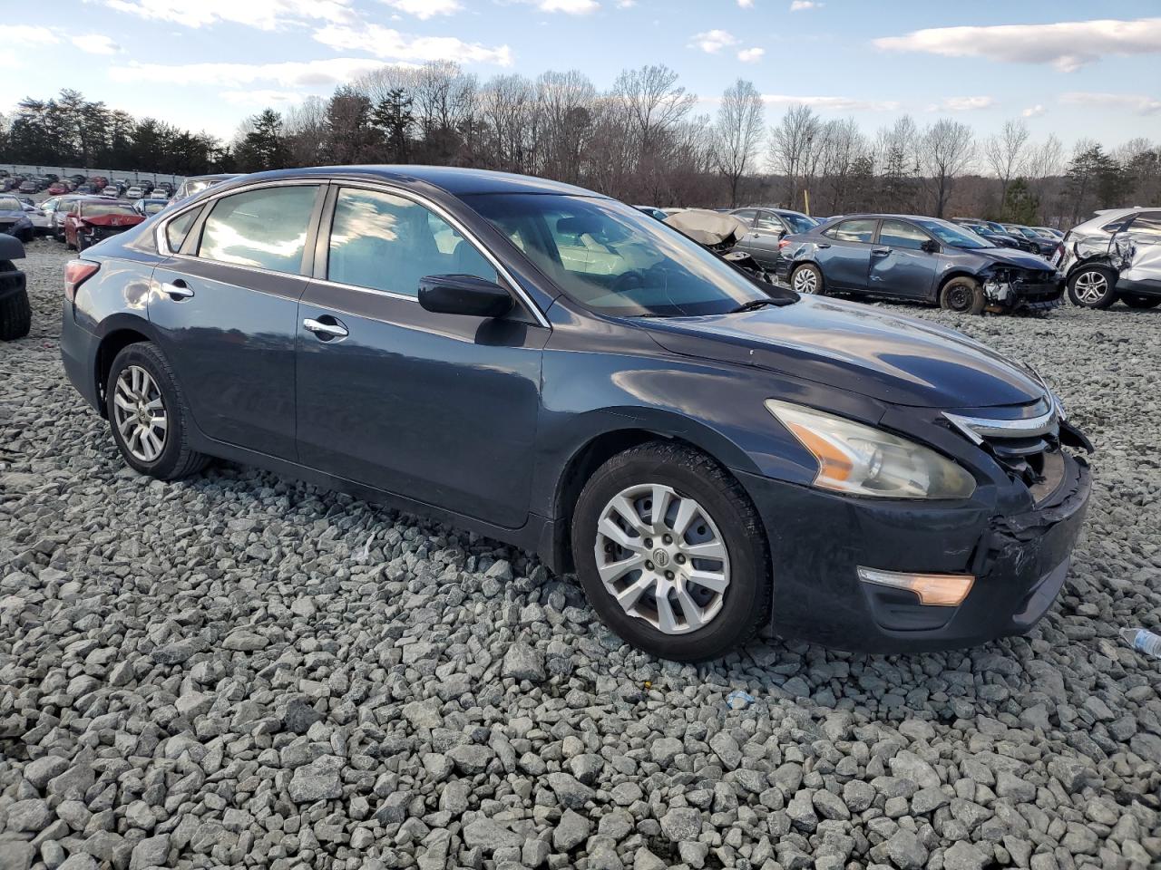2015 Nissan Altima - Image 4