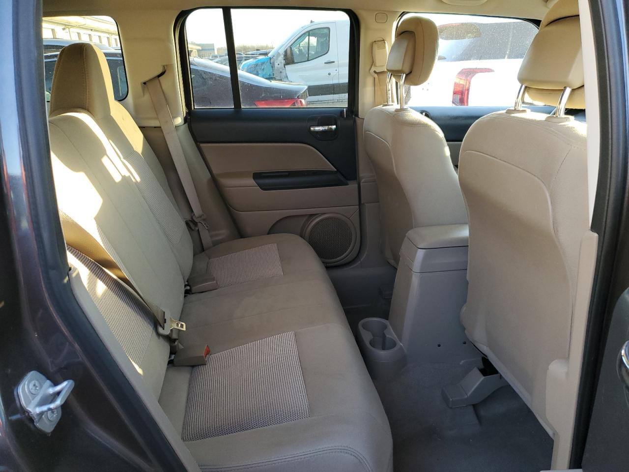 2015 Jeep Liberty (Patriot) - Image 11