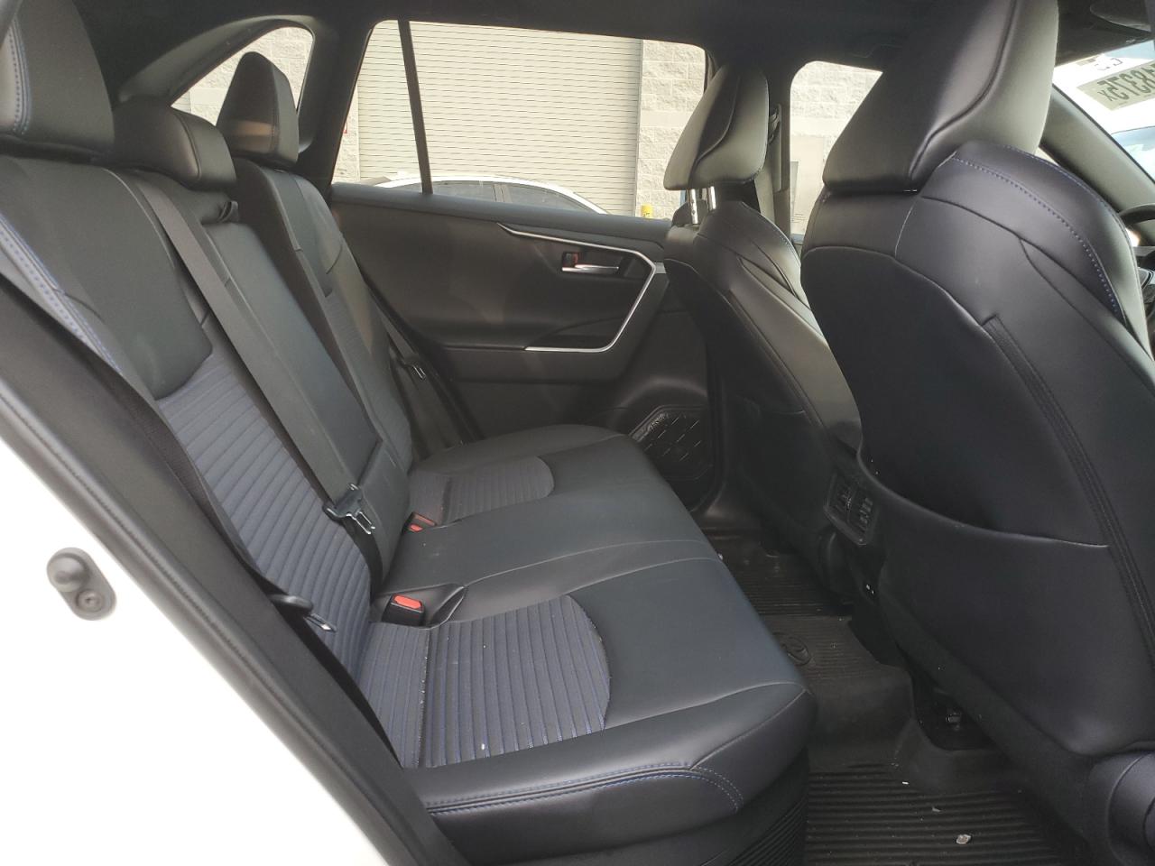 2021 Toyota RAV 4 - Image 10